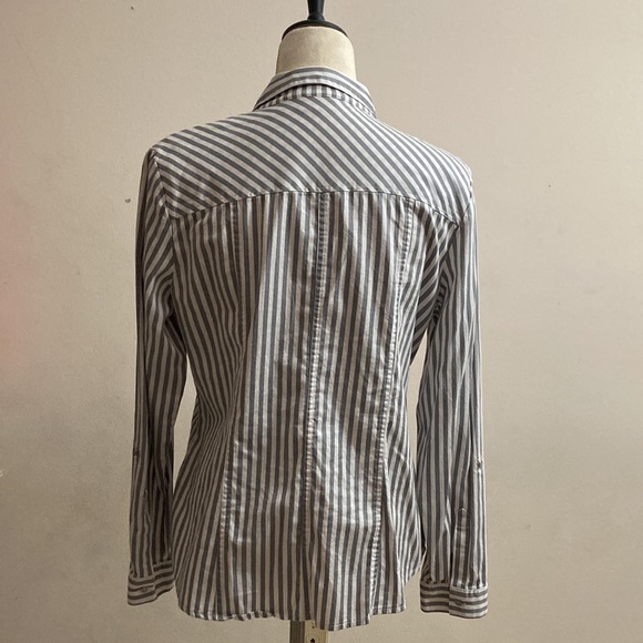 7TH AVENUE NEW YORK & COMPANY STRIPED, BUTTON DOWN.  FITS LIKE A MEDIUM SIZE. - Picture 4 of 6